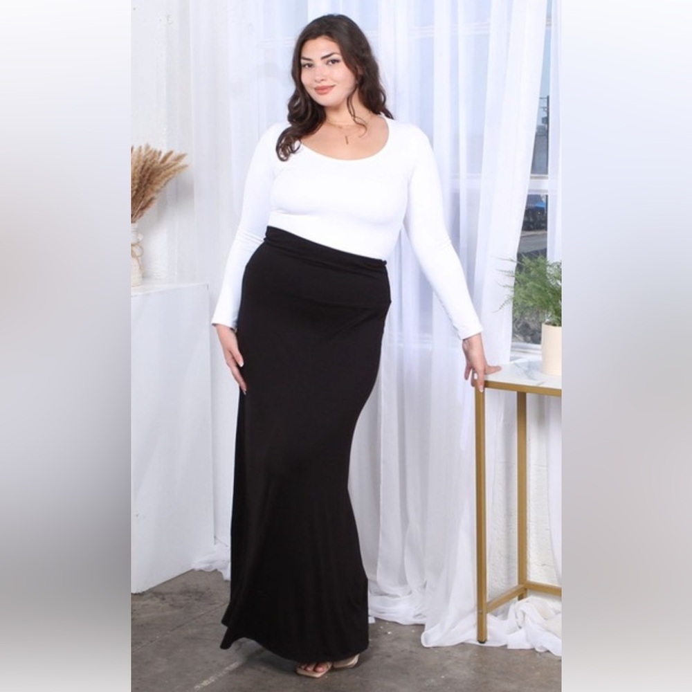 🆕 plus size maxi skirt black